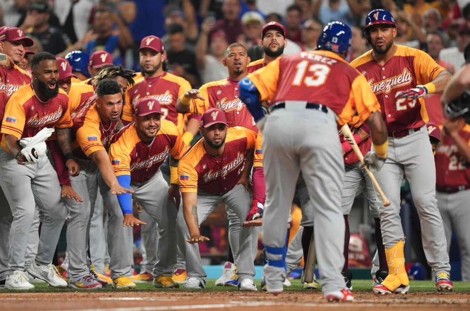 El béisbol vuelve a casa |  Crónicas de Caracas