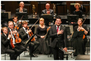 Pacho Flores debuts as a solist in Austria (via El Sistema)