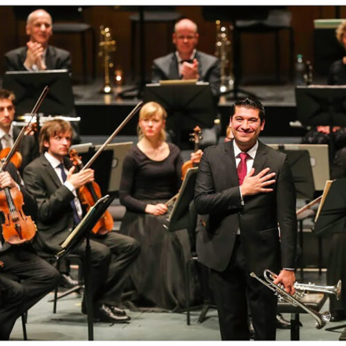 Pacho Flores debuts as a solist in Austria (via El Sistema)