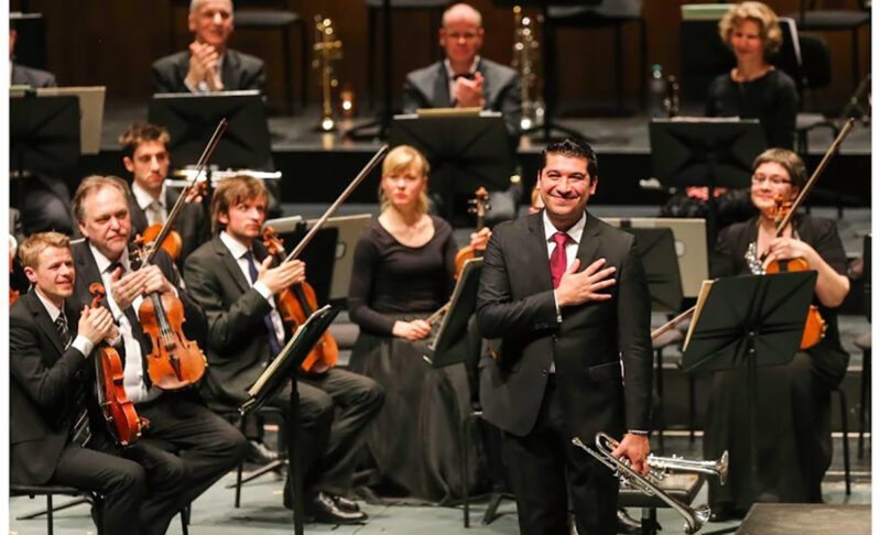 Pacho Flores debuts as a solist in Austria (via El Sistema)