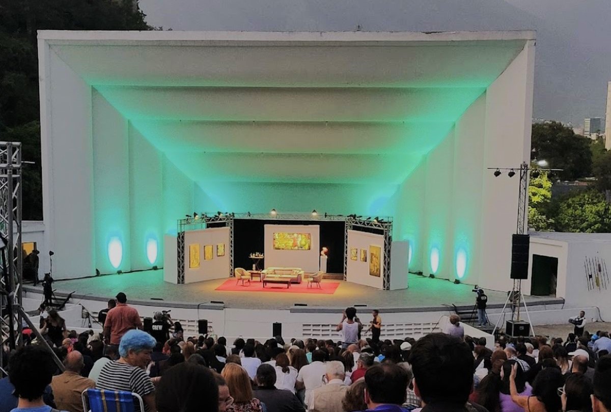 The Cost of Entertaining Your Mind in Caracas, Even for a Little While